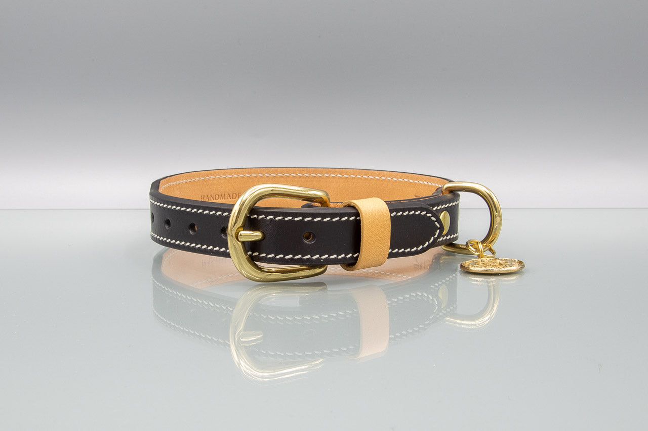 Black best sale leather collar